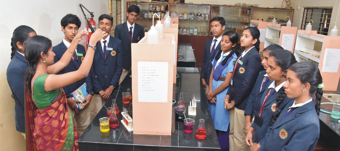 MEC Public School (CBSE) Chemistry Lab